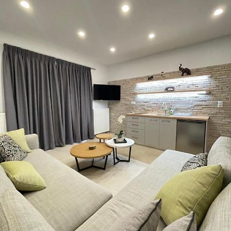 Central Luxury Apartment In Paralia Ofryniou Ofrínion Zewnętrze zdjęcie