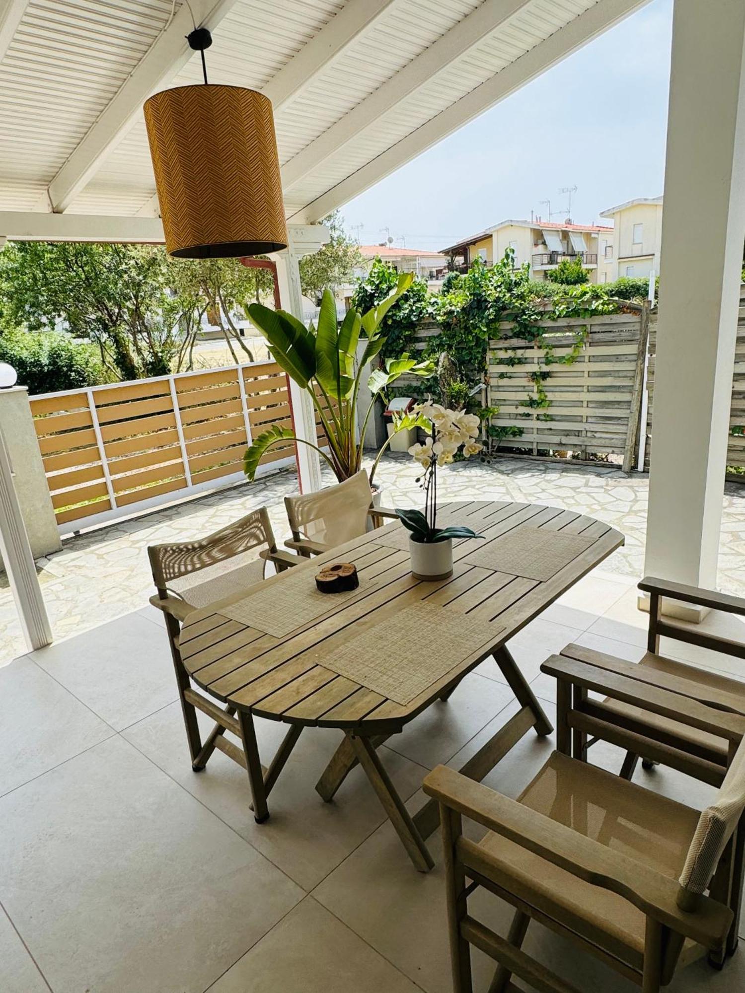 Central Luxury Apartment In Paralia Ofryniou Ofrínion Zewnętrze zdjęcie